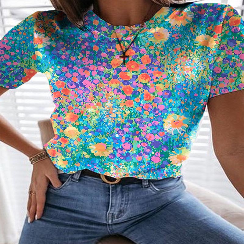 Farverig T-Shirt Med Blomsterprint