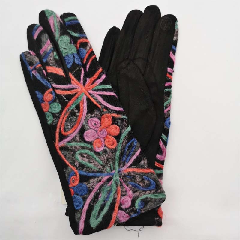 Varme Handsker I Etnisk Stil