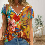 Färgglad T-Shirt Med Blommönster